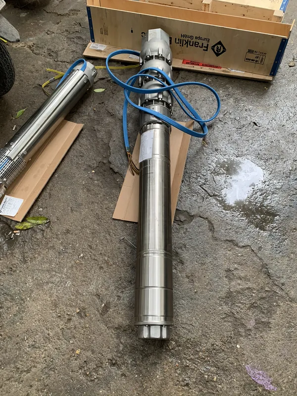 Bơm giếng khoan cánh inox Aquaris so với hàng trôi nổi
