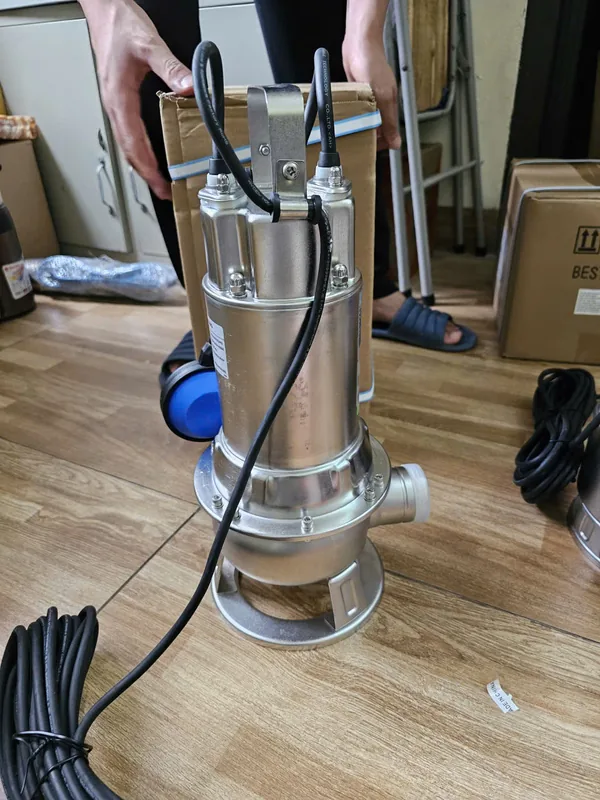 Bơm chìm nước thải thân inox và cổ xả