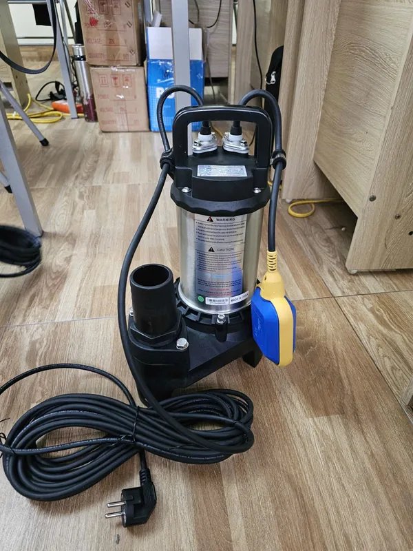Bu-lông và chi tiết ghép trên bơm chìm inox